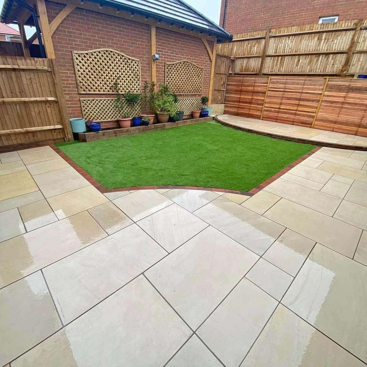 Sawn Mint Indian Sandstone Paving Slabs - Patio Kit - 20mm